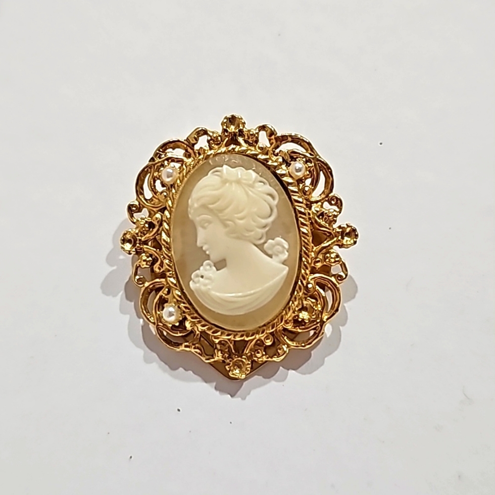 Vintage Gold Cameo Brooch Pin Victorian Style Pearl Ornate Lady Portrait Scarf